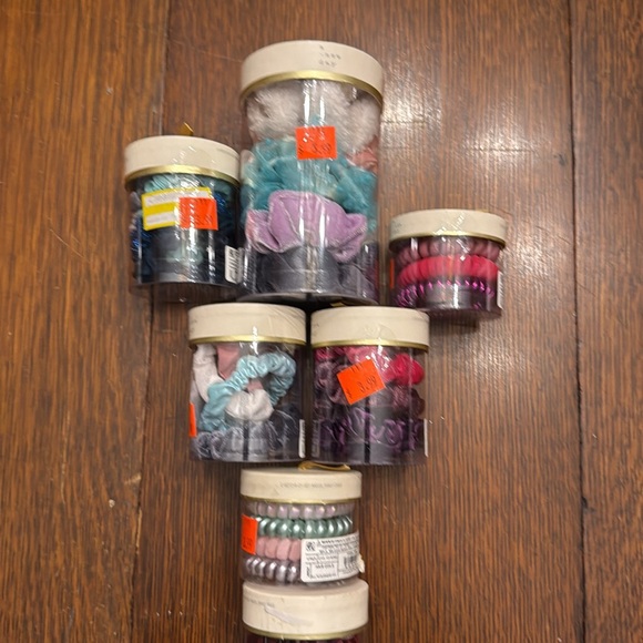Large lot of hair accessories all NWT! Headscarves, head bands, & Scrunchies! - Picture 9 of 10